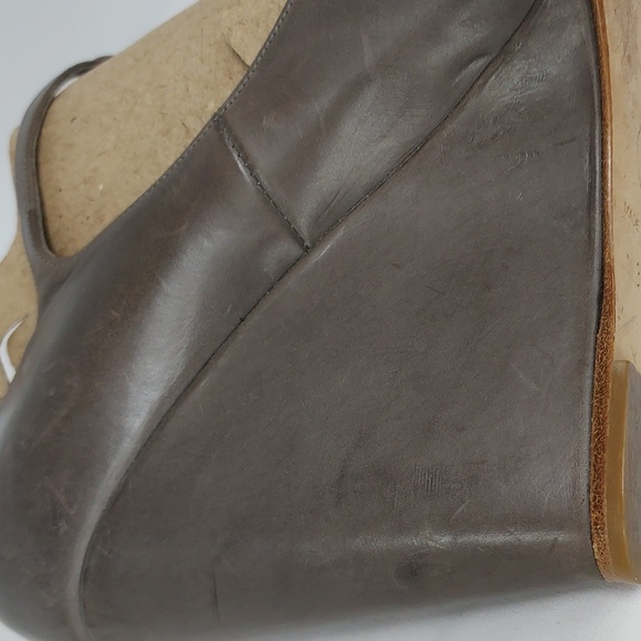 Chanel Gray T-Strap Wedge Heels with CC Logo Rhinestone Accents. Size 39 - Picture 8 of 14